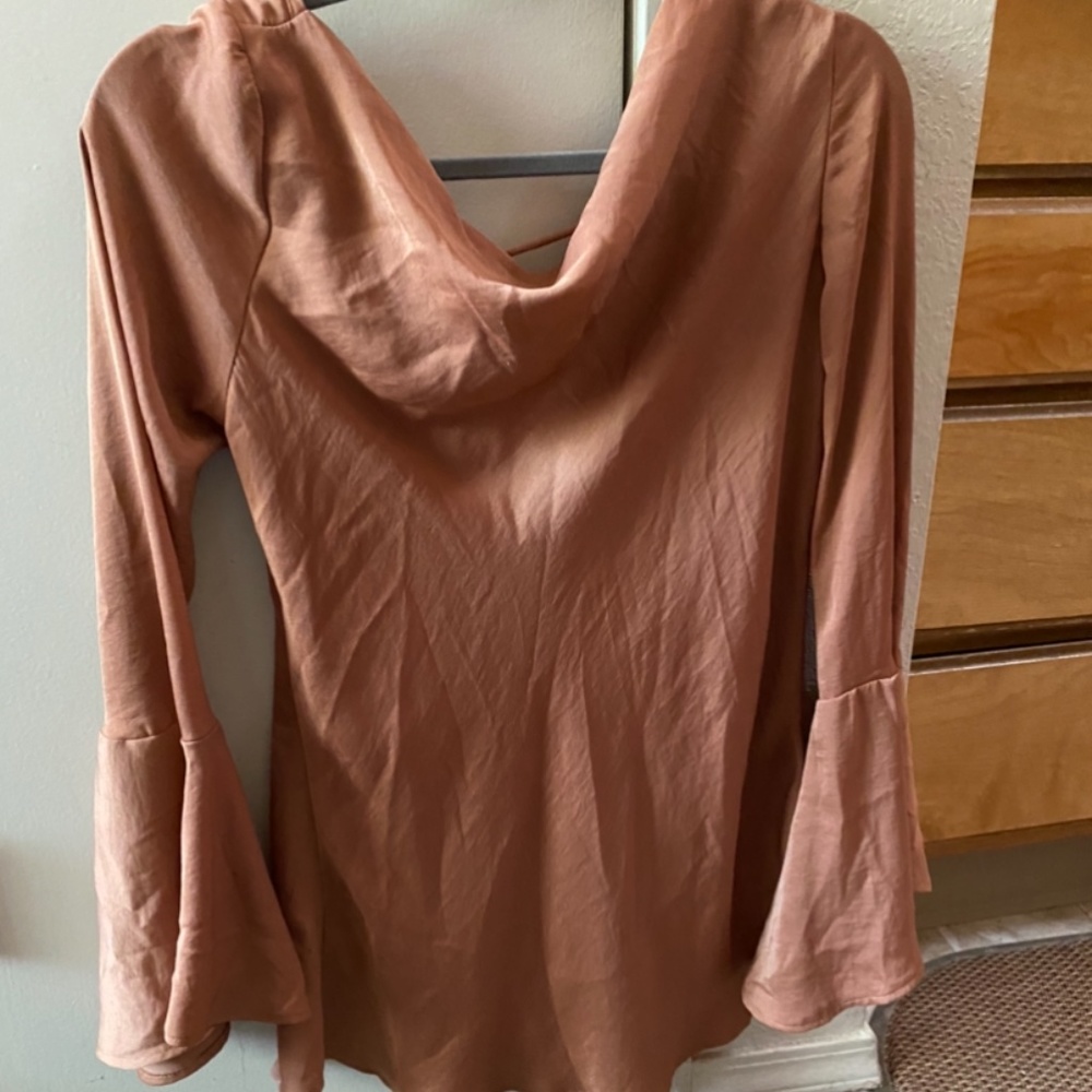 TRUE BLUE SILK LIKE BLOUSE SMALL PEACH